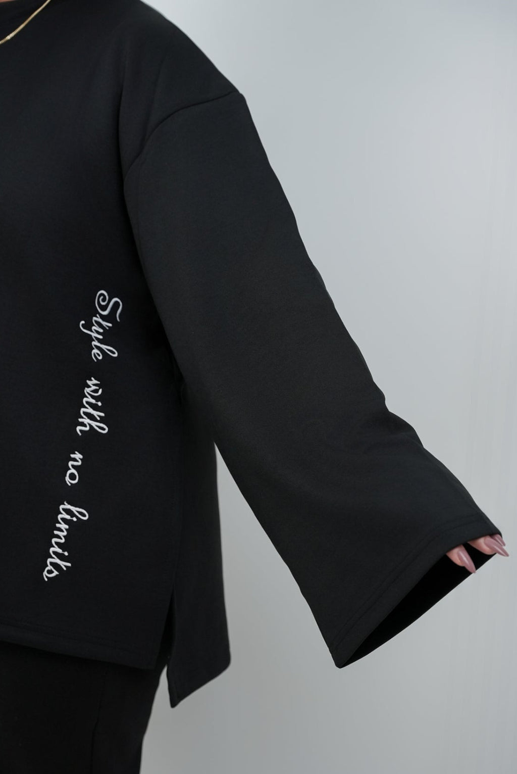 BLACK OVERSIZED SHIRT